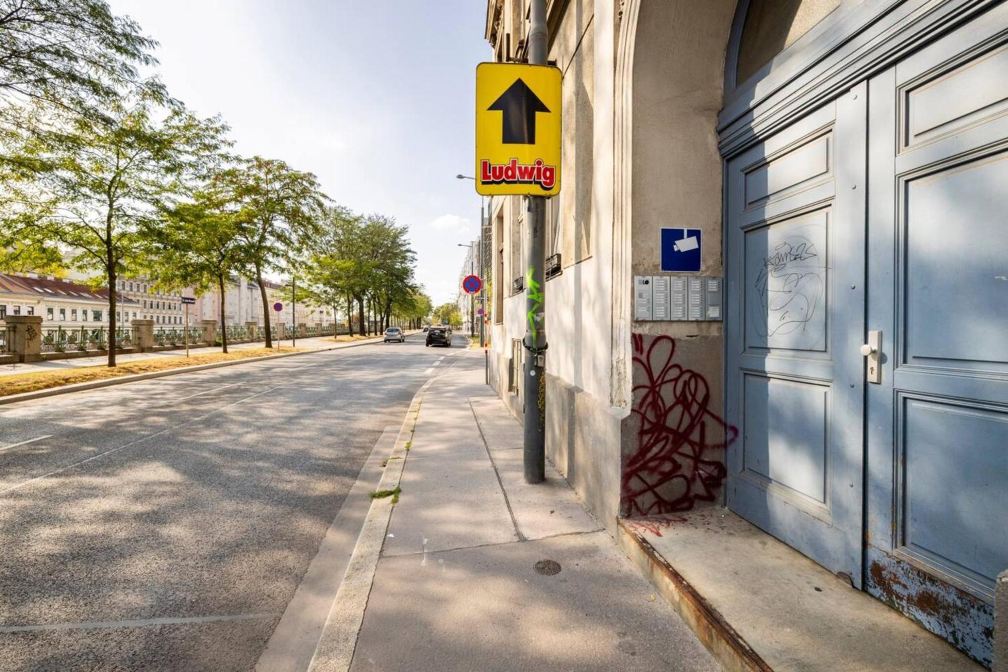 Apartment Near Schoenbrunn & Metro Βιέννη Εξωτερικό φωτογραφία
