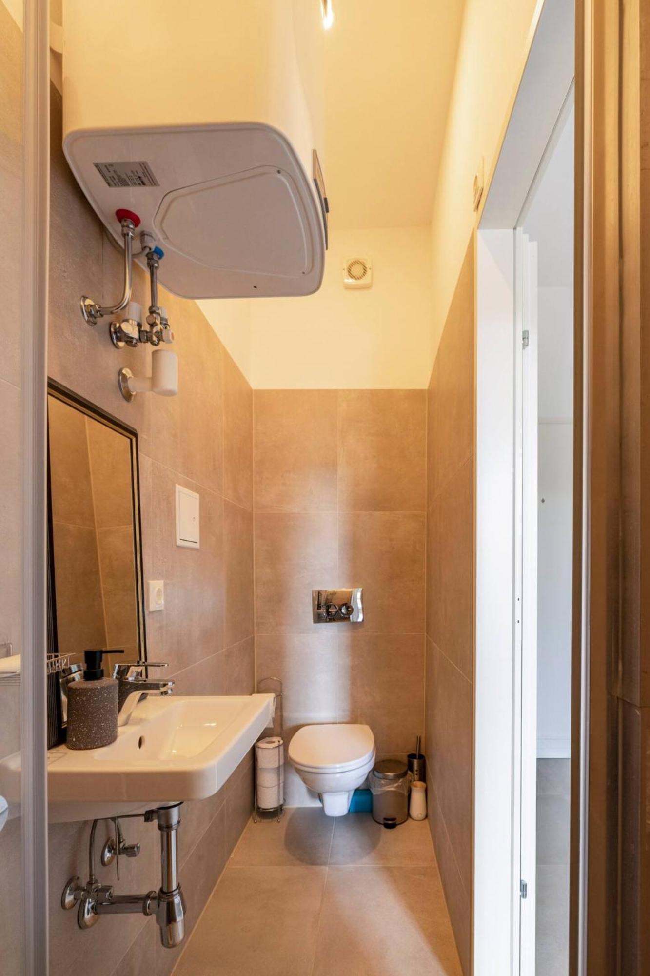 Apartment Near Schoenbrunn & Metro Βιέννη Εξωτερικό φωτογραφία